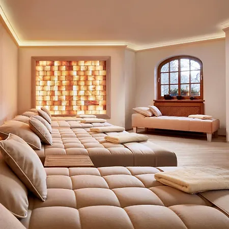 Hotel apartamentowy Landsitz Roemerhof - 4*