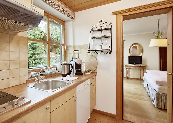 Landsitz Römerhof - Aparthotel 4*